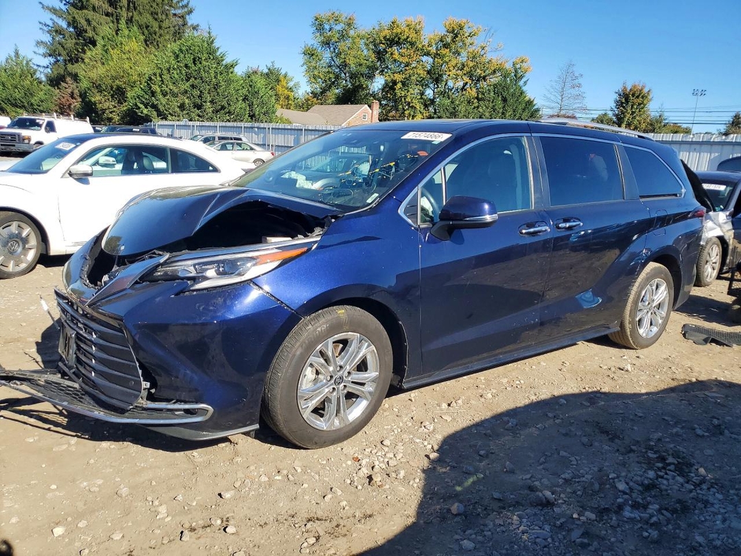 Vista de 2022 TOYOTA SIENNA PLATINUM 7-PASSENGER, ángulo 1
