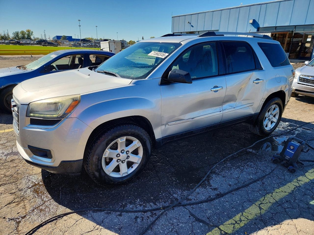 Vue de 2015 GMC ACADIA SLE, angle 1