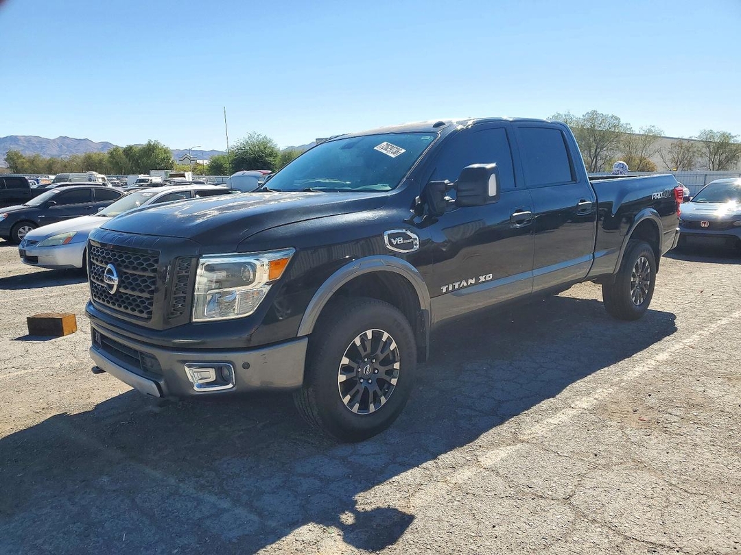 Vue de 2016 NISSAN TITAN XD PRO-4X, angle 1