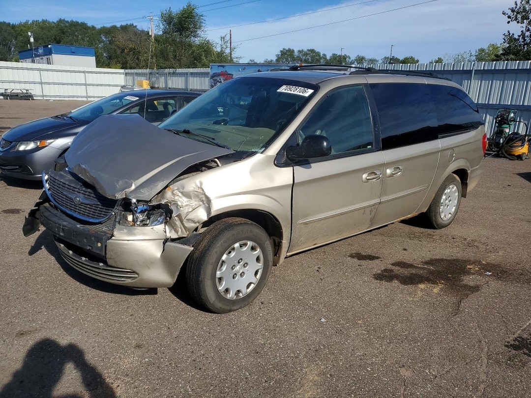 Vue de 2003 CHRYSLER TOWN AND COUNTRY LX, angle 1