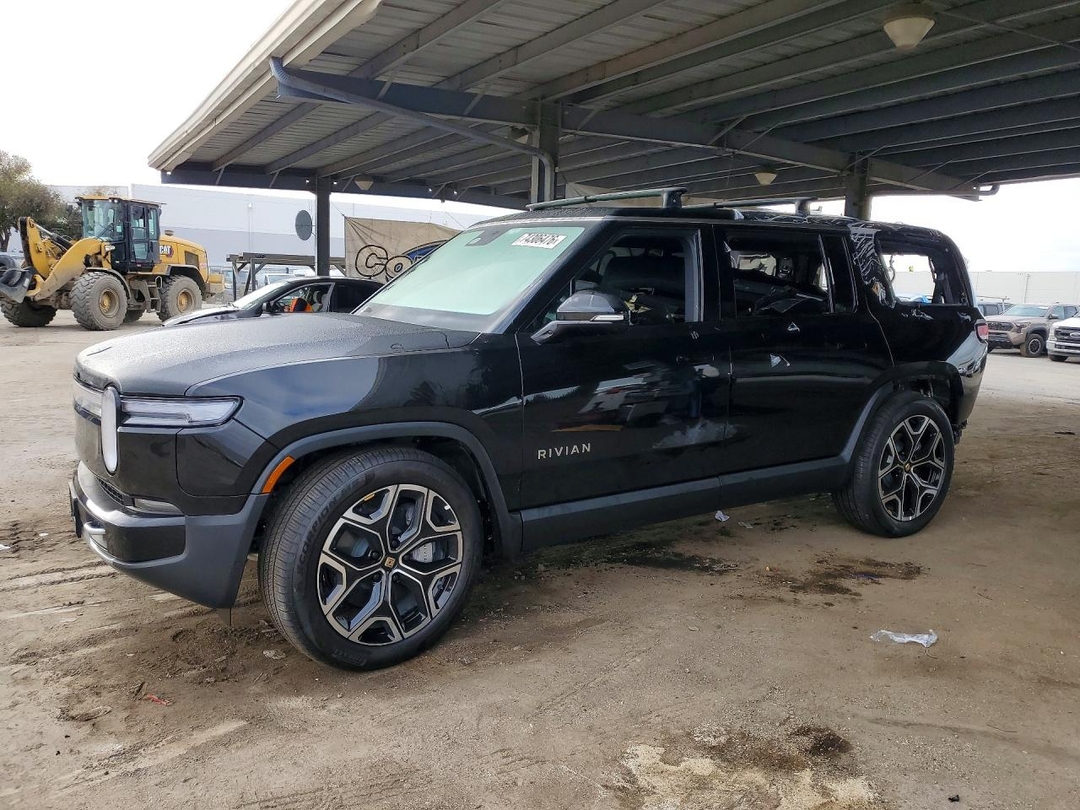 منظر 2026 RIVIAN R1S ADVENTURE، زاوية 1