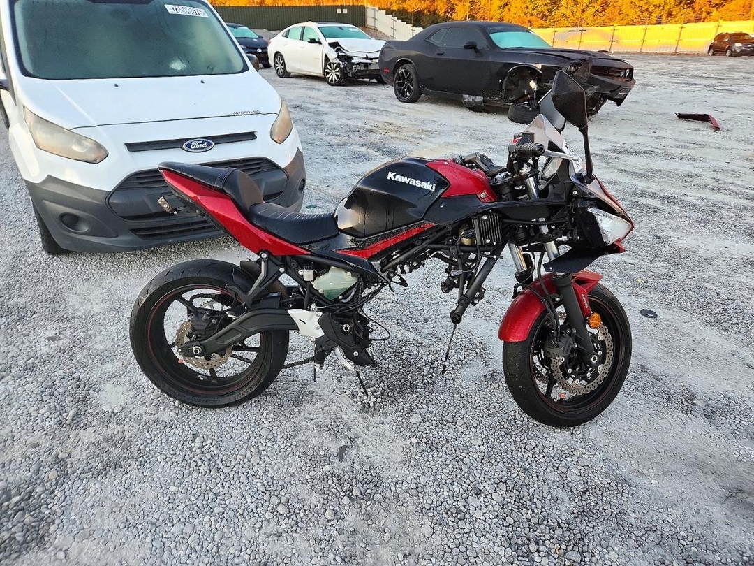 منظر 2021 KAWASAKI EX650 M، زاوية 1
