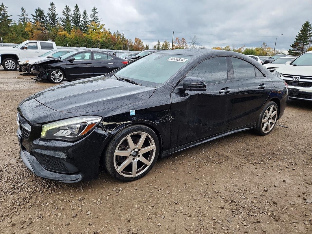 Vue de 2019 MERCEDES-BENZ CLA 250 4MATIC, angle 1