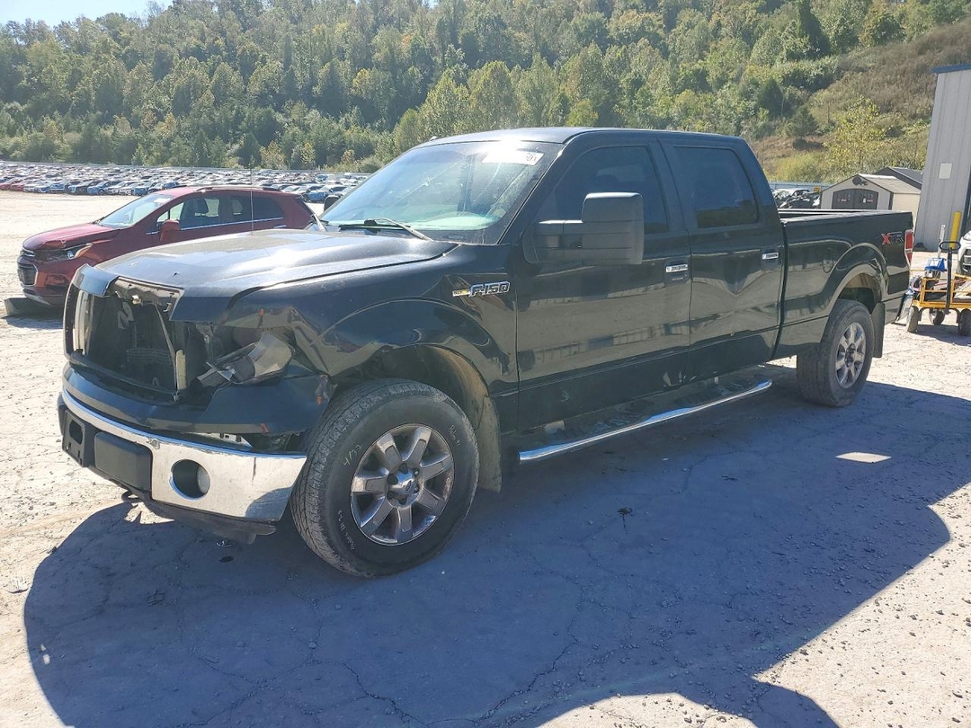 Vue de 2013 FORD F150 SUPERCREW, angle 1