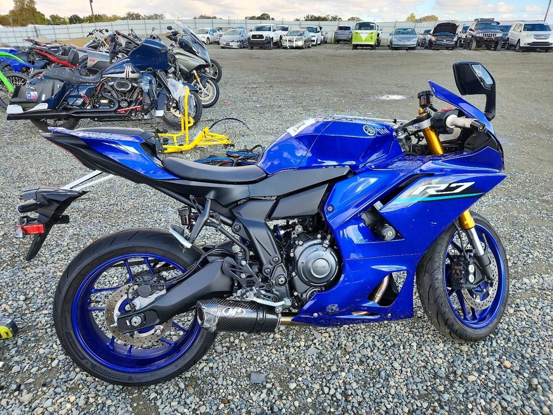 منظر 2026 OTHER YZF-R7، زاوية 1