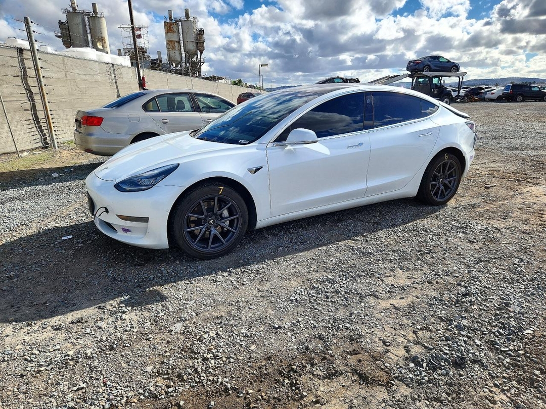 منظر 2019 TESLA MODEL 3، زاوية 1