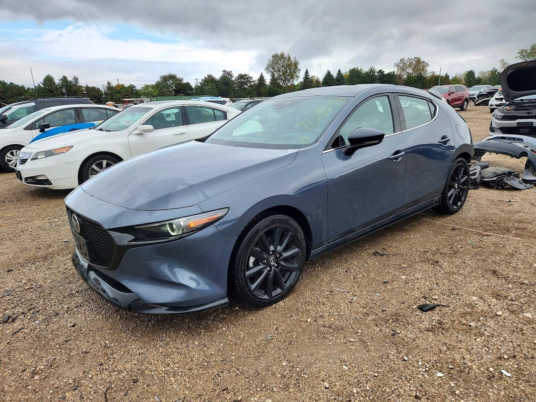 Vue de 2021 MAZDA 3 PREMIUM PLUS, angle 1