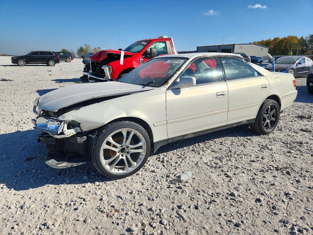 Vue de 1996 TOYOTA MARK II, angle 1