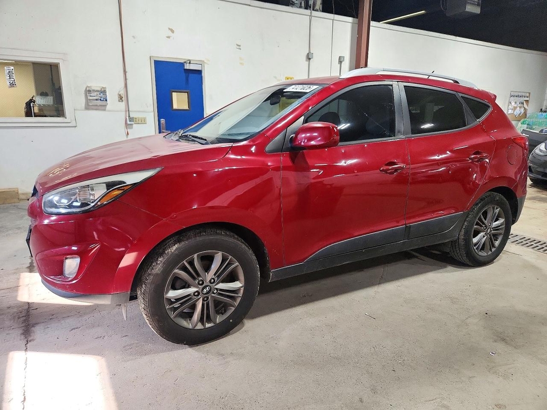 Вид 2014 HYUNDAI TUCSON SE, угол 1