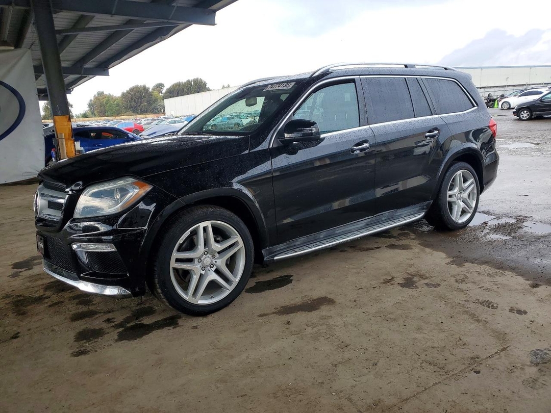 منظر 2015 MERCEDES-BENZ GL 550 4MATIC، زاوية 1