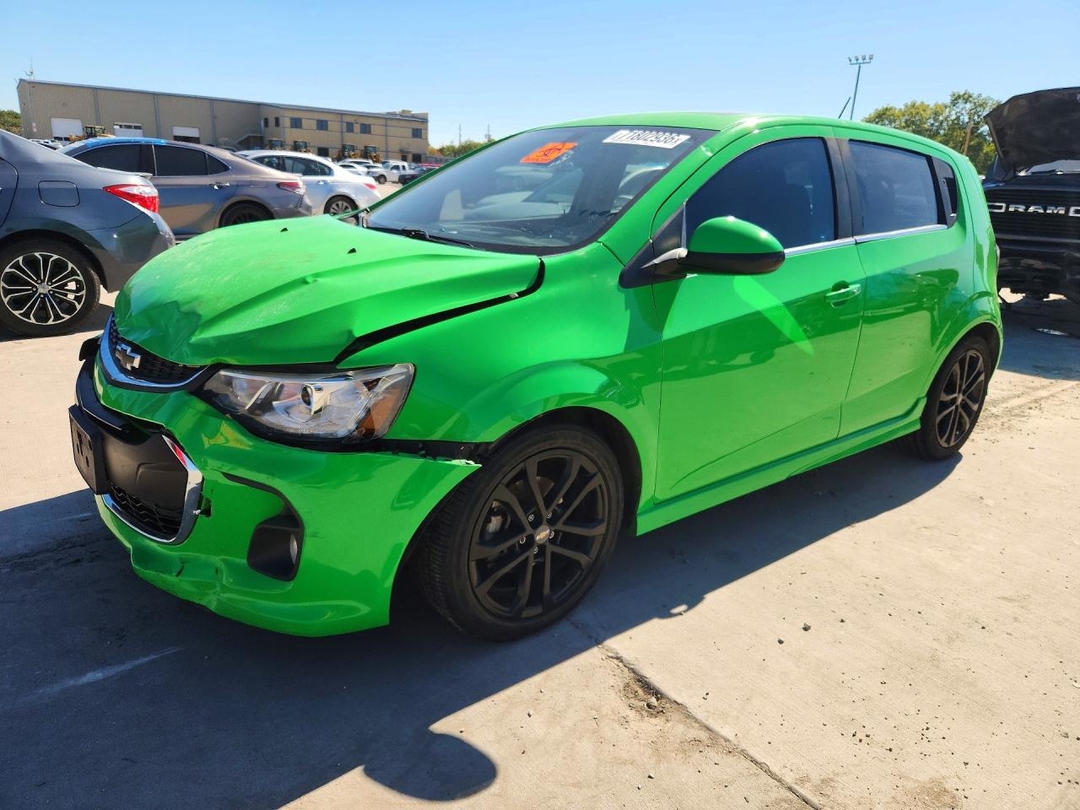 Vedere 2017 CHEVROLET SONIC LT, unghi 1