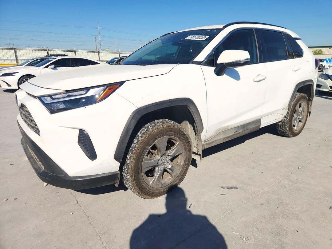 منظر 2024 TOYOTA RAV4 HYBRID XLE، زاوية 1