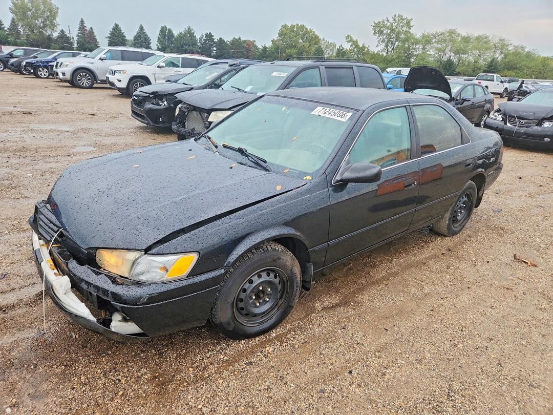 Vue de 1999 TOYOTA CAMRY LE, angle 1