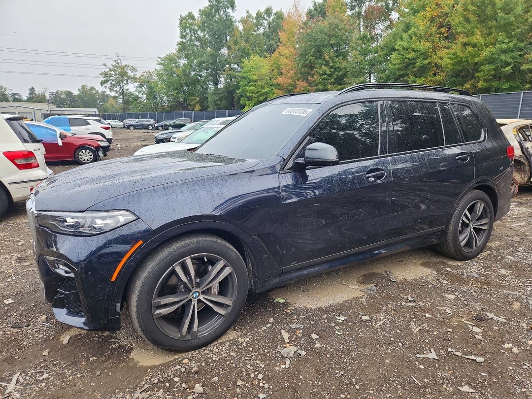 منظر 2021 BMW X7 XDRIVE40I، زاوية 1