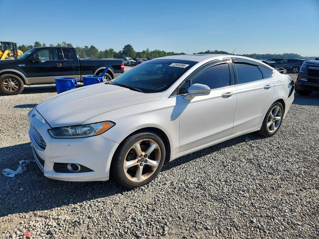 Vue de 2016 FORD FUSION SE, angle 1