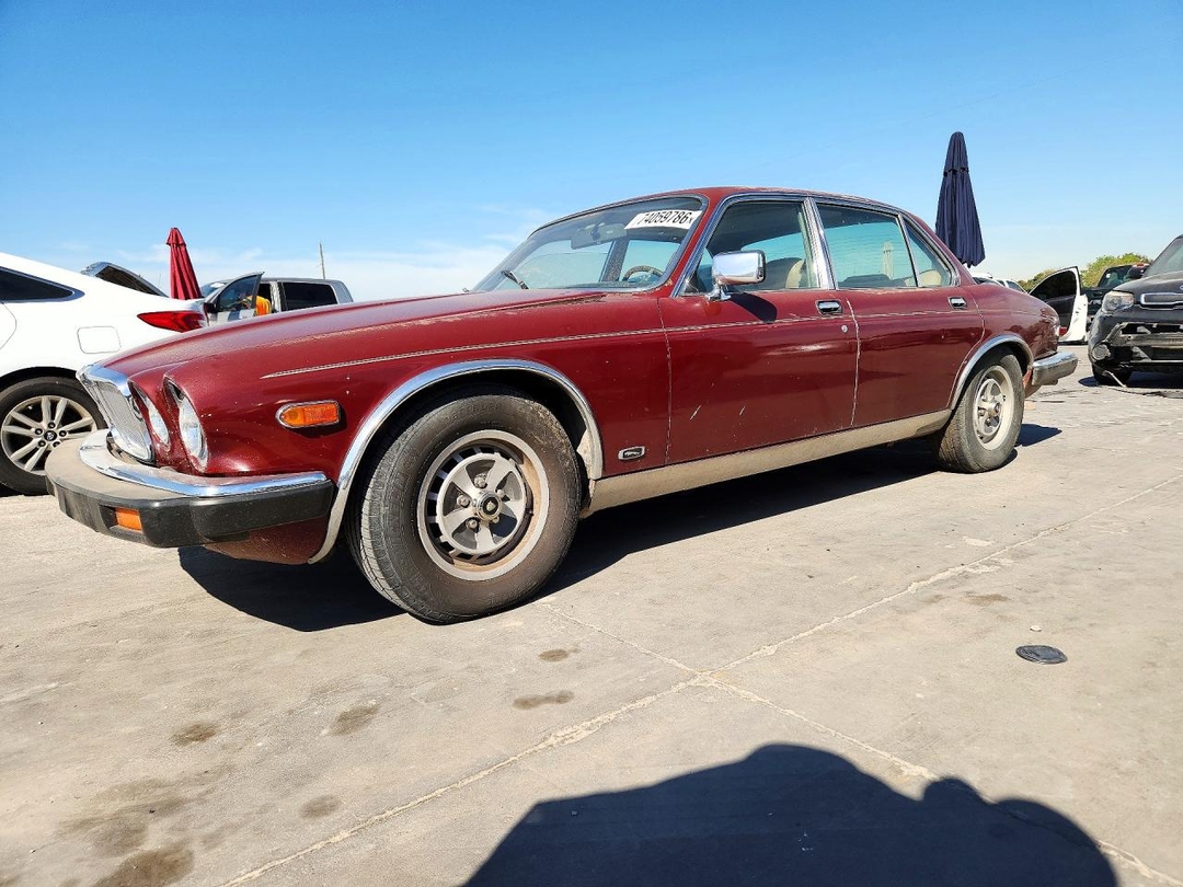 Вид 1986 JAGUAR XJ6, угол 1
