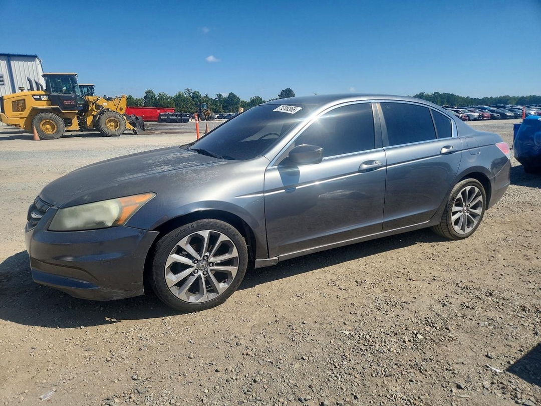 Vue de 2011 HONDA ACCORD SE, angle 1