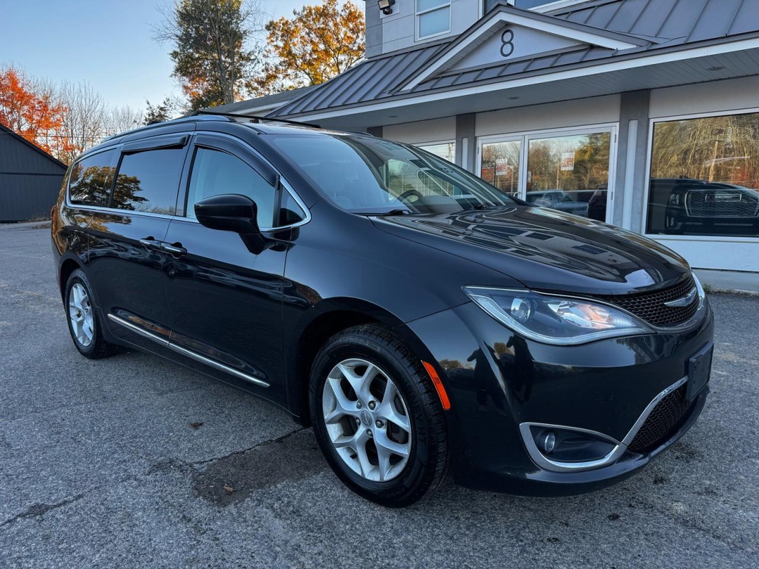 Вид 2018 CHRYSLER PACIFICA TOURING L, угол 1