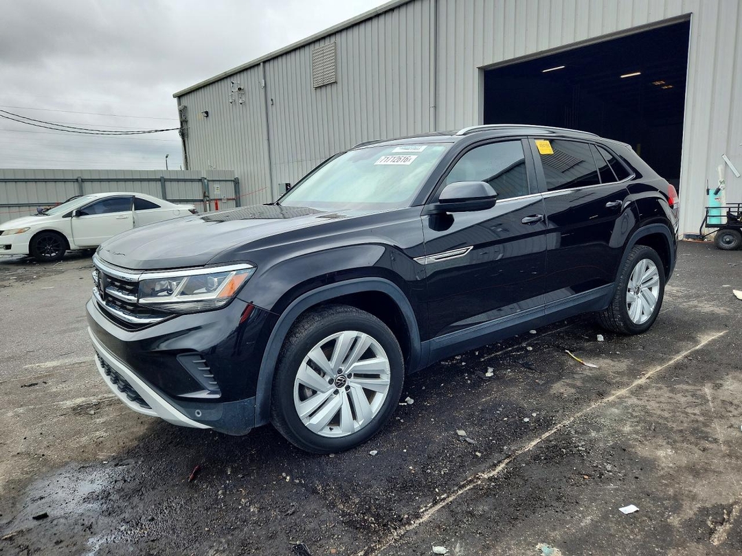 Вид 2021 VOLKSWAGEN ATLAS CROSS SPORT SE, угол 1