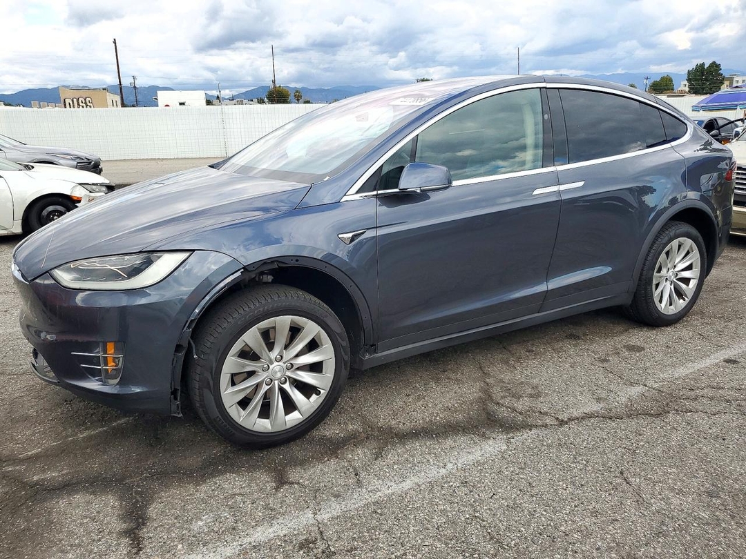 منظر 2018 TESLA MODEL X، زاوية 1