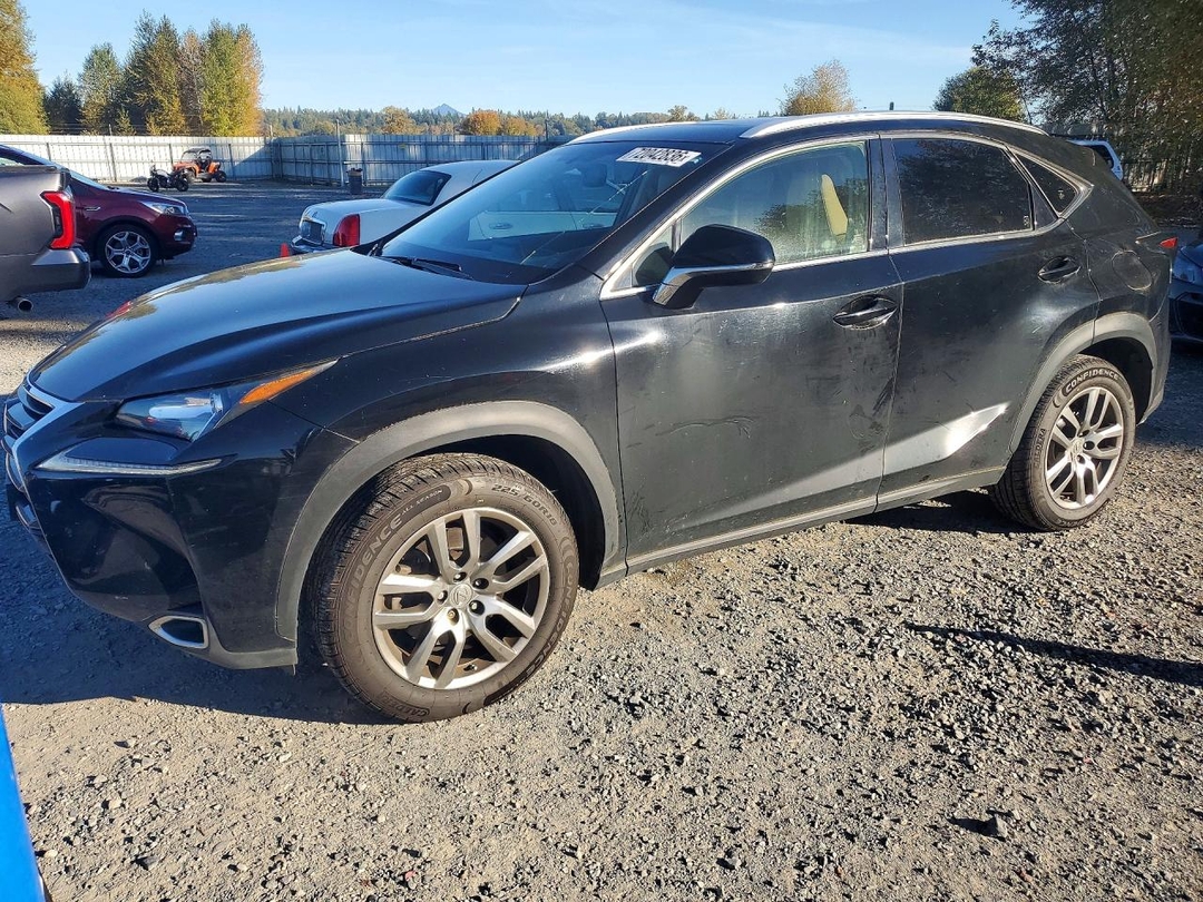 Vue de 2015 LEXUS NX 200T, angle 1