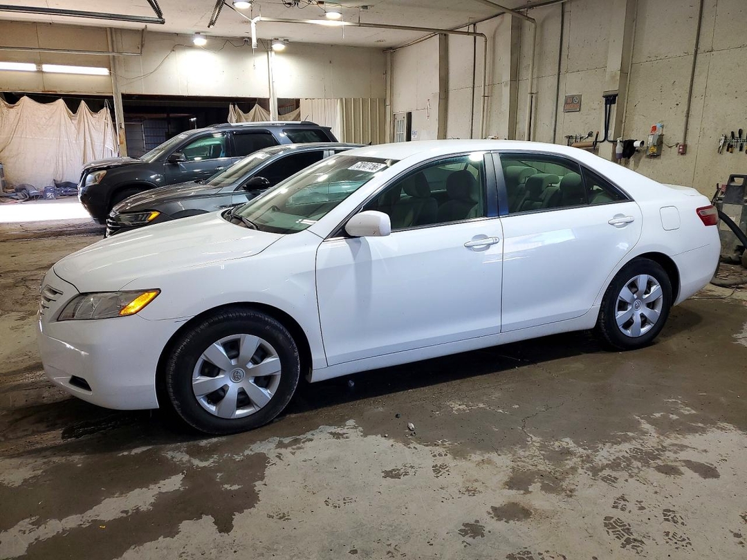 منظر 2007 TOYOTA CAMRY LE، زاوية 1