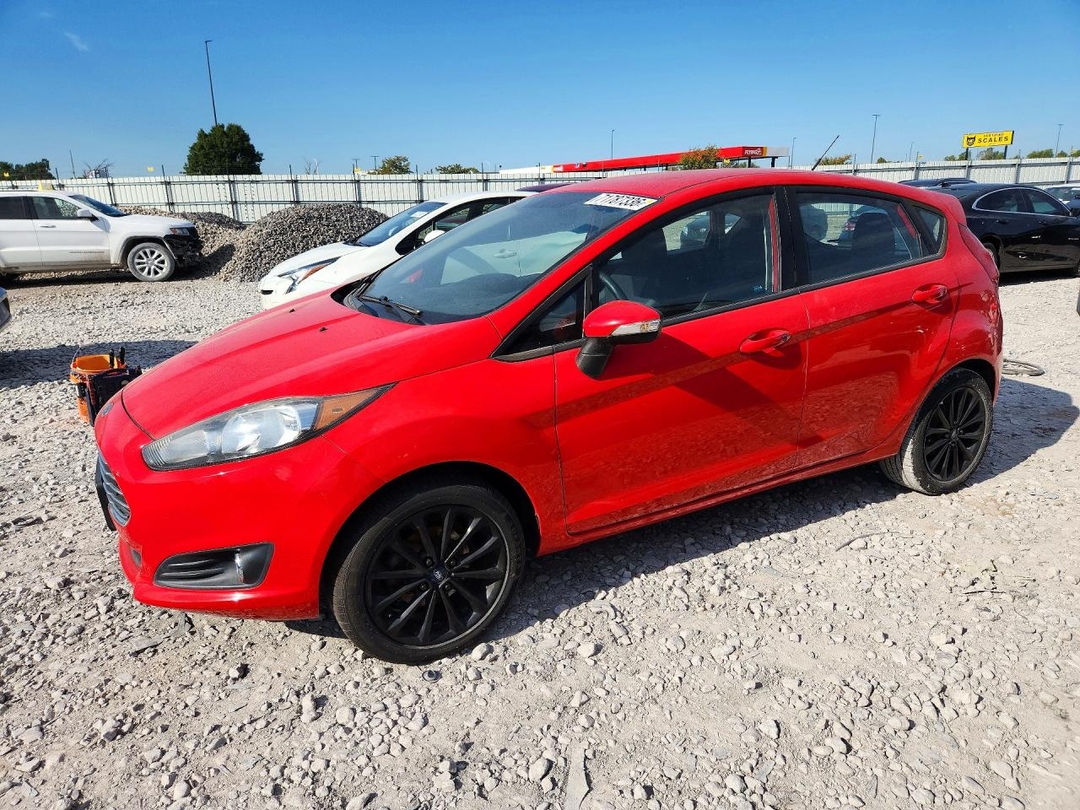 Вид 2014 FORD FIESTA SE, угол 1