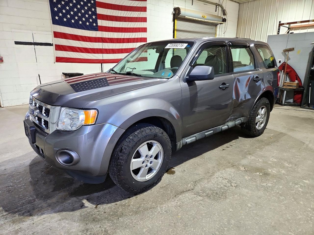 Vue de 2011 FORD ESCAPE XLS, angle 1