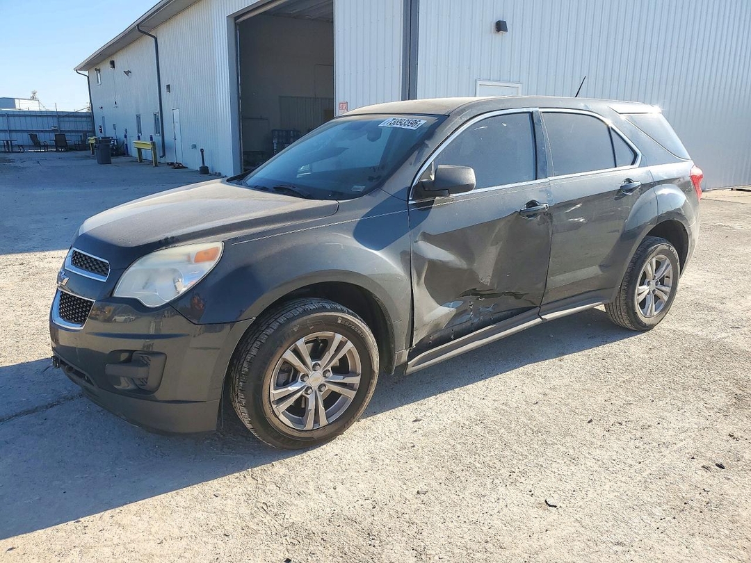 Vista de 2014 CHEVROLET EQUINOX LS, ángulo 1