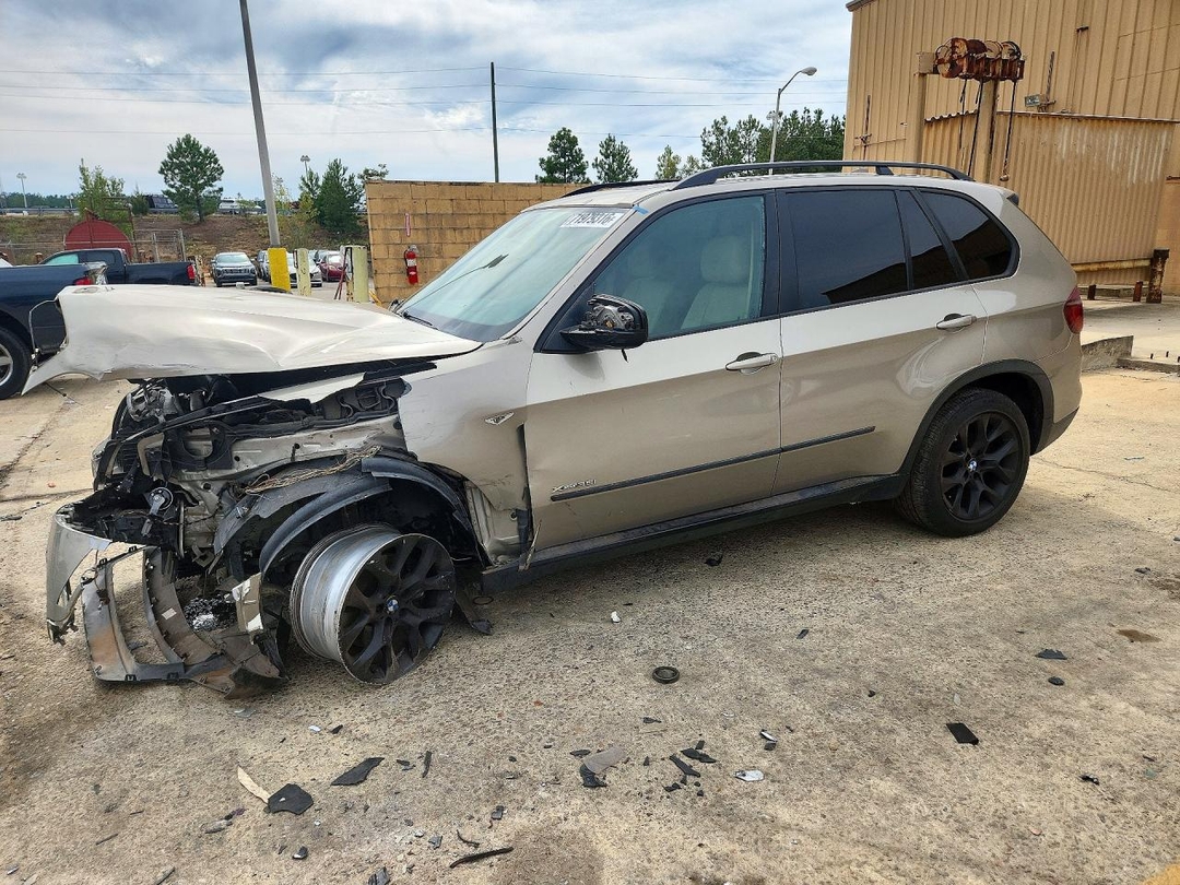 Вид 2011 BMW X5 XDRIVE35I, угол 1