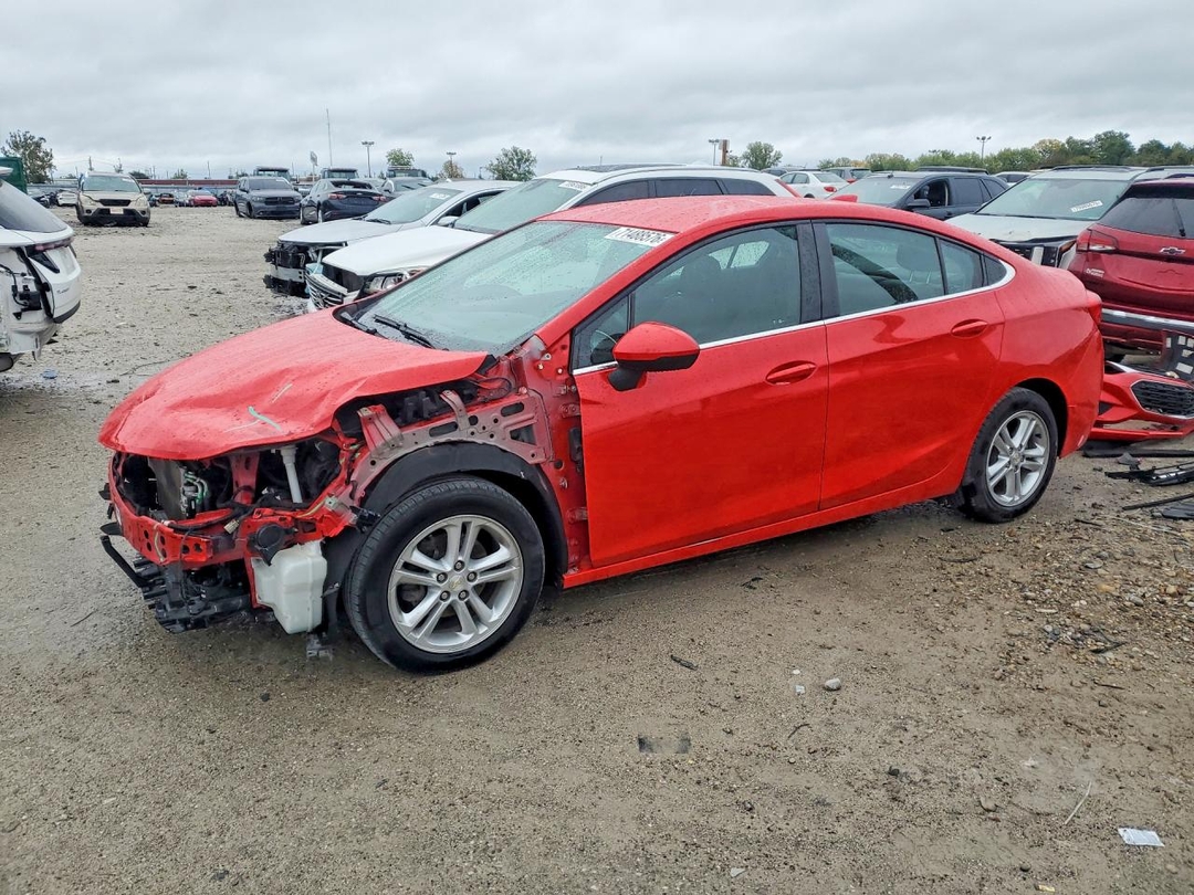 Vista de 2017 CHEVROLET CRUZE LT, ángulo 1