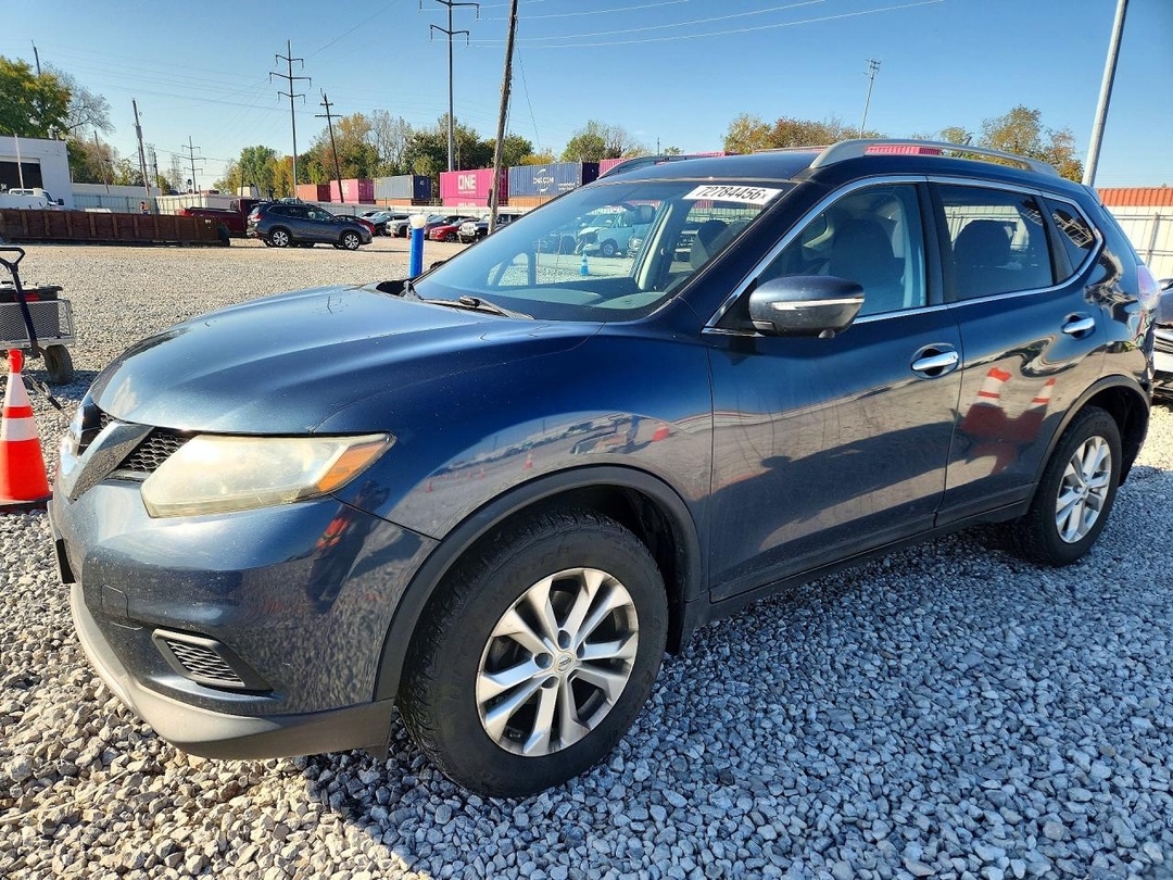 Vue de 2015 NISSAN ROGUE SV, angle 1