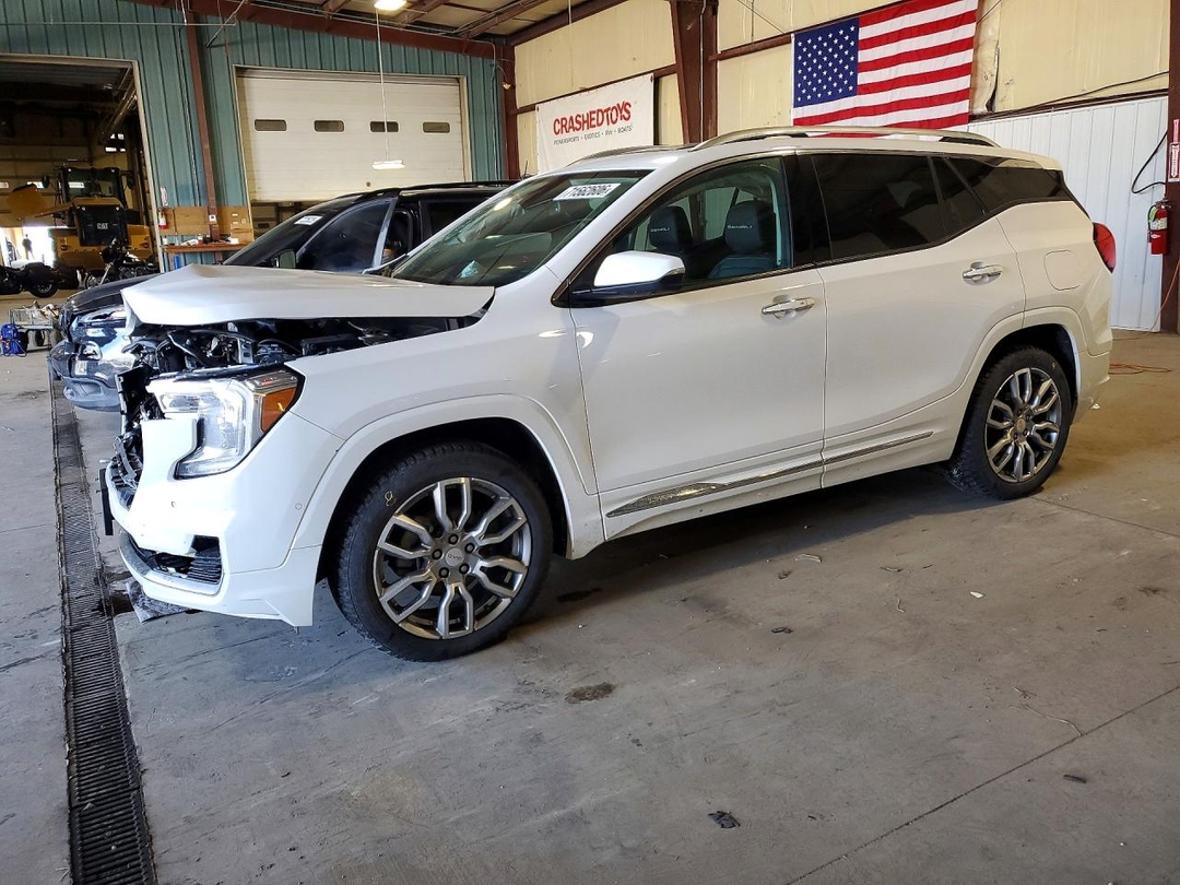 Vue de 2023 GMC TERRAIN DENALI, angle 1