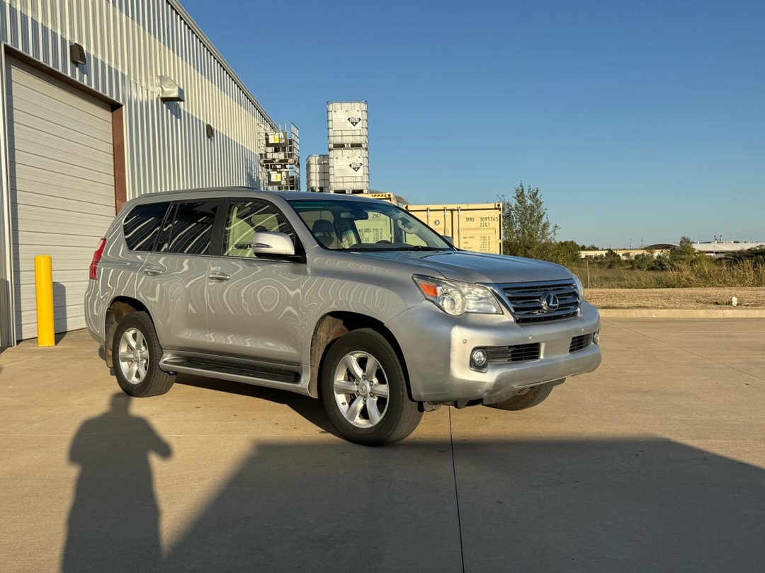 2011 LEXUS GX 460 view, angle 1