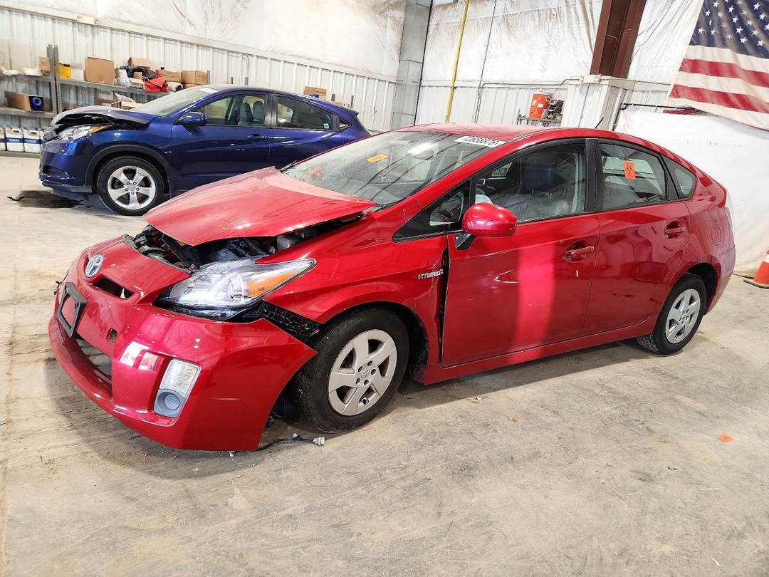 Vue de 2010 TOYOTA PRIUS II, angle 1