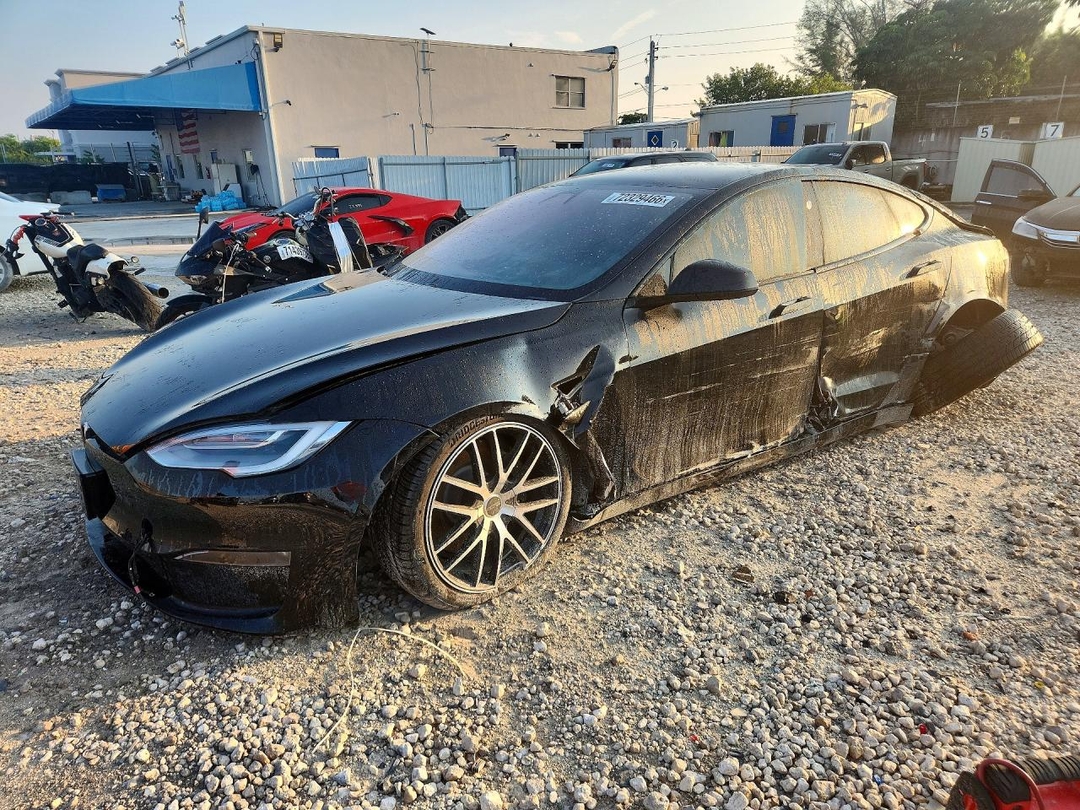 Vue de 2021 TESLA MODEL S, angle 1