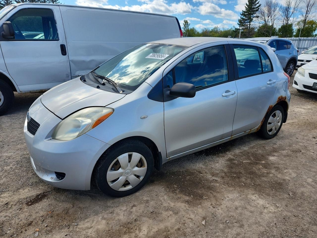 Вид 2006 TOYOTA YARIS, угол 1