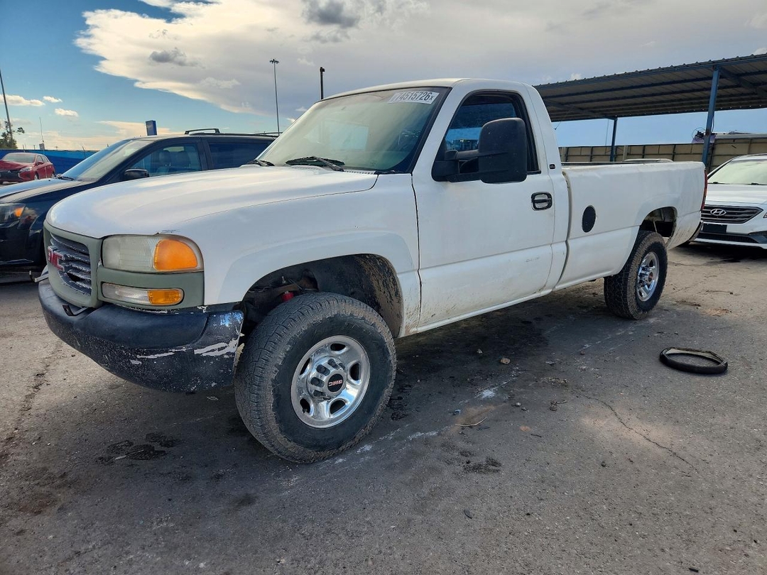Vista de 2001 GMC NEW SIERRA C2500, ángulo 1