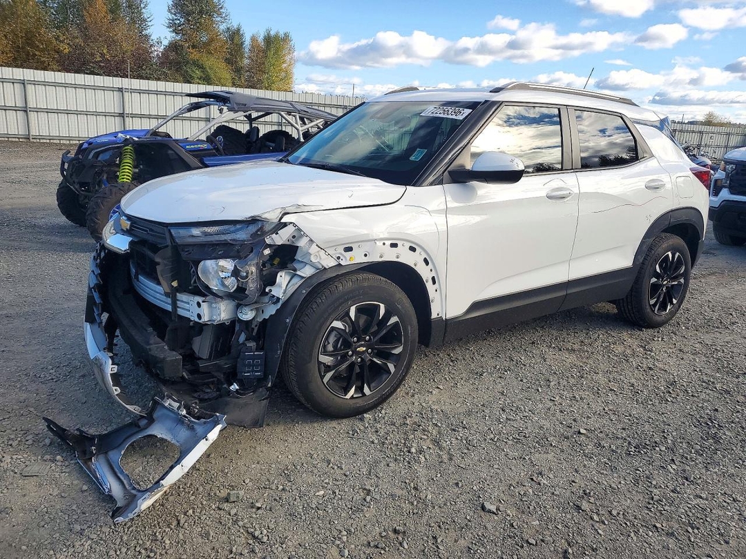 Вид 2022 CHEVROLET TRAILBLAZER LT, угол 1