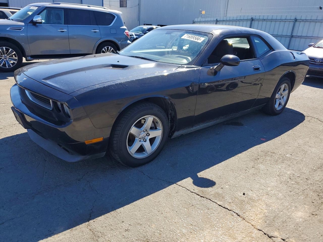 Vue de 2010 DODGE CHALLENGER SE, angle 1