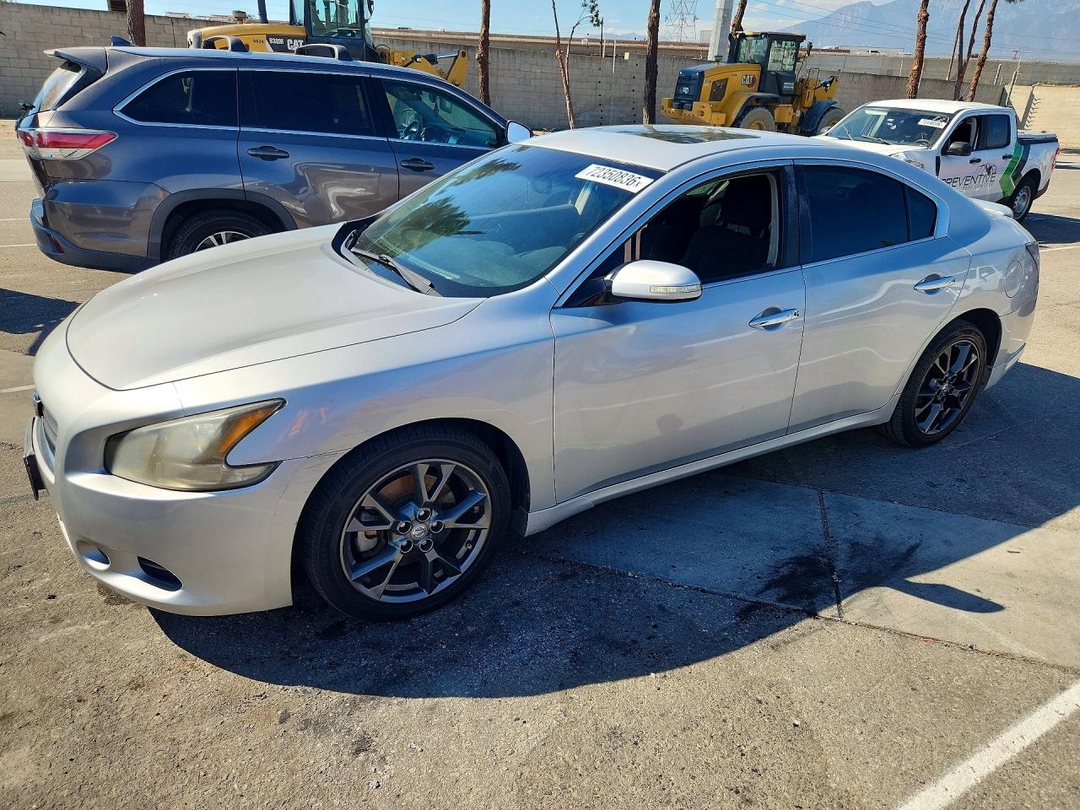 Вид 2012 NISSAN MAXIMA 3.5 S, угол 1