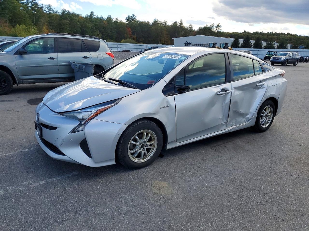 Vue de 2017 TOYOTA PRIUS TWO, angle 1