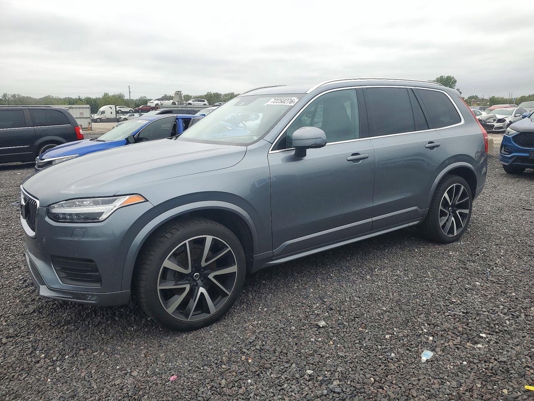 Vue de 2020 VOLVO XC90 T6 MOMENTUM, angle 1