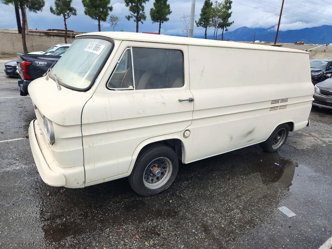 Vue de 1961 CHEVROLET CORSAIR, angle 1
