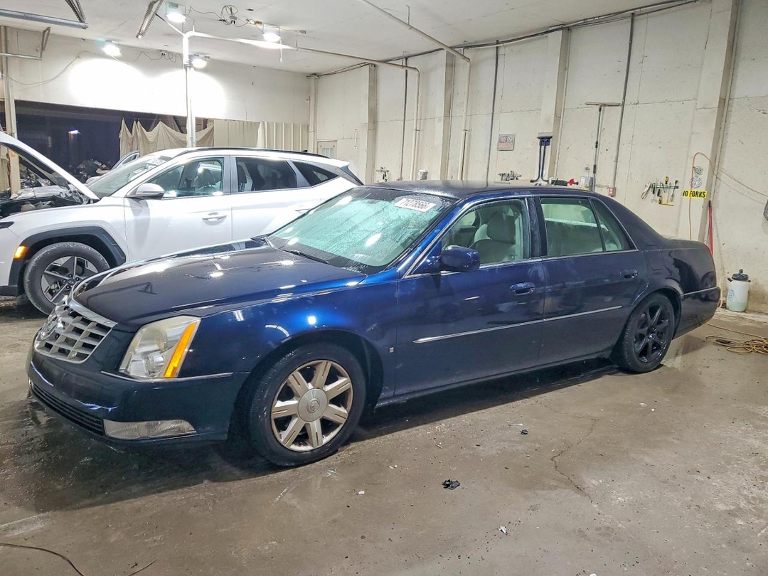 Vue de 2006 CADILLAC DTS, angle 1