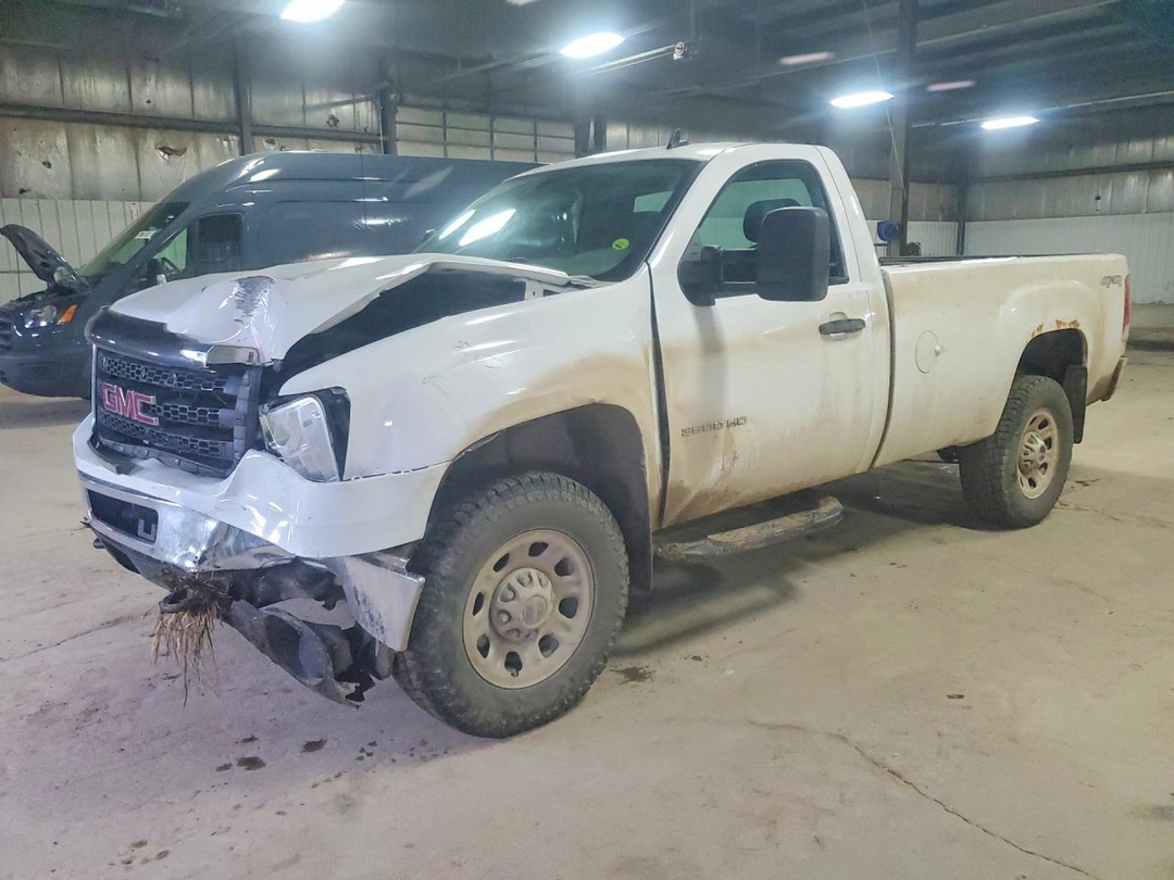 Vista de 2014 GMC SIERRA K3500, ángulo 1