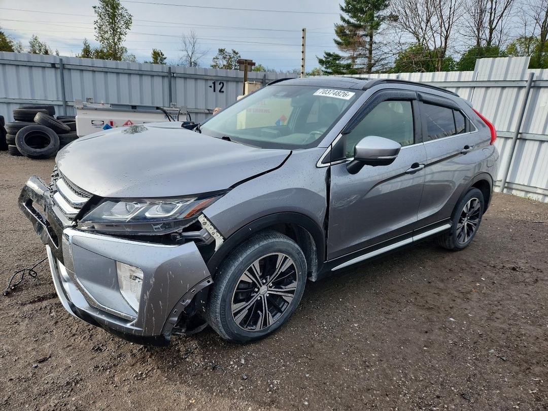 Вид 2020 MITSUBISHI ECLIPSE CROSS LE, угол 1