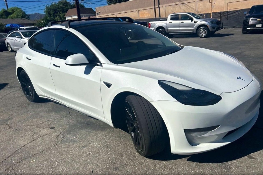 منظر 2022 TESLA MODEL 3، زاوية 1