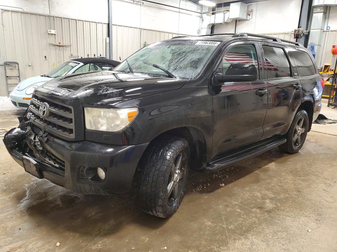 Вид 2016 TOYOTA SEQUOIA SR5, угол 1
