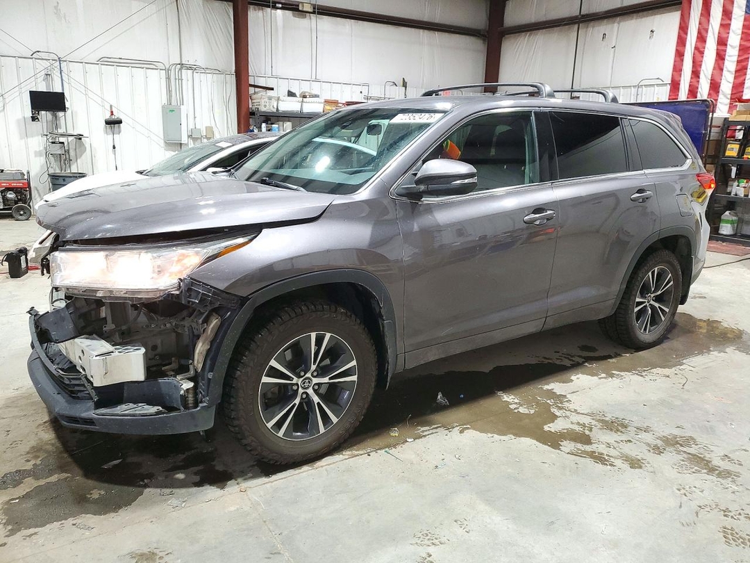 Vedere 2018 TOYOTA HIGHLANDER LE, unghi 1